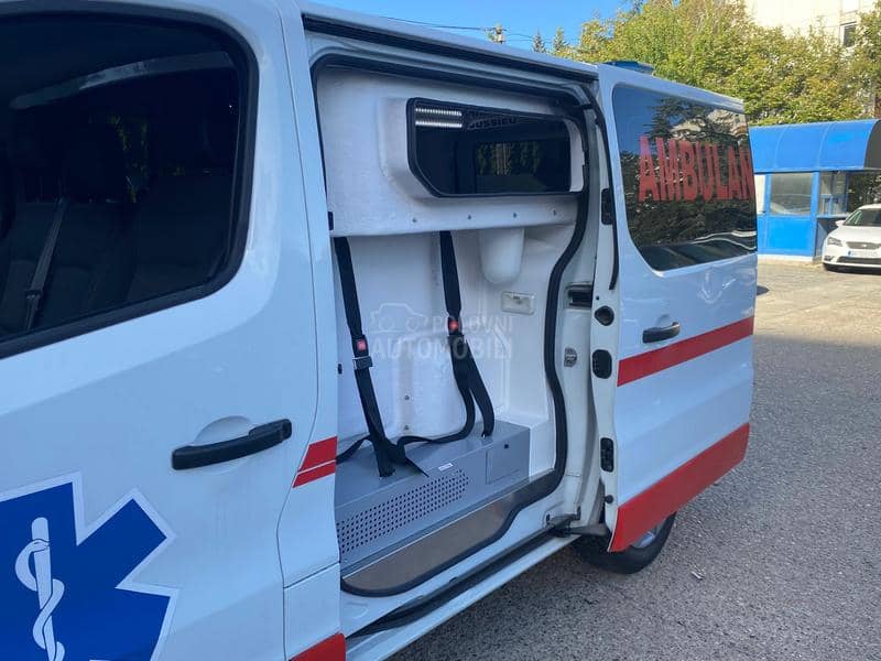 Renault Trafic 1.6cdti A M B U L A N T A