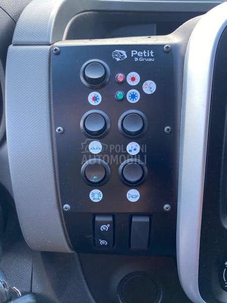 Renault Trafic 1.6cdti A M B U L A N T A