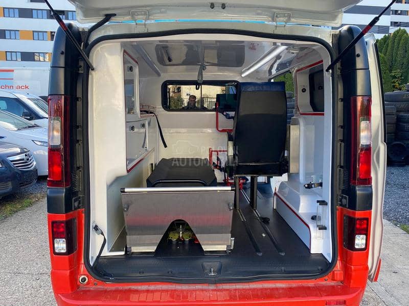 Renault Trafic 1.6cdti A M B U L A N T A