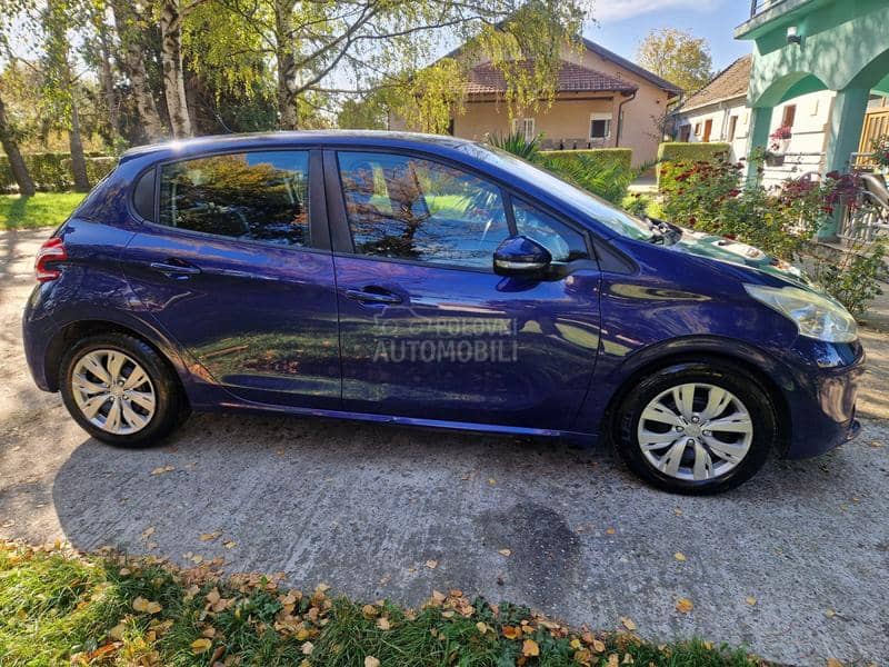 Peugeot 208 1.4 hdi nav.led Peugeot 208 1.4 hdi nav.led