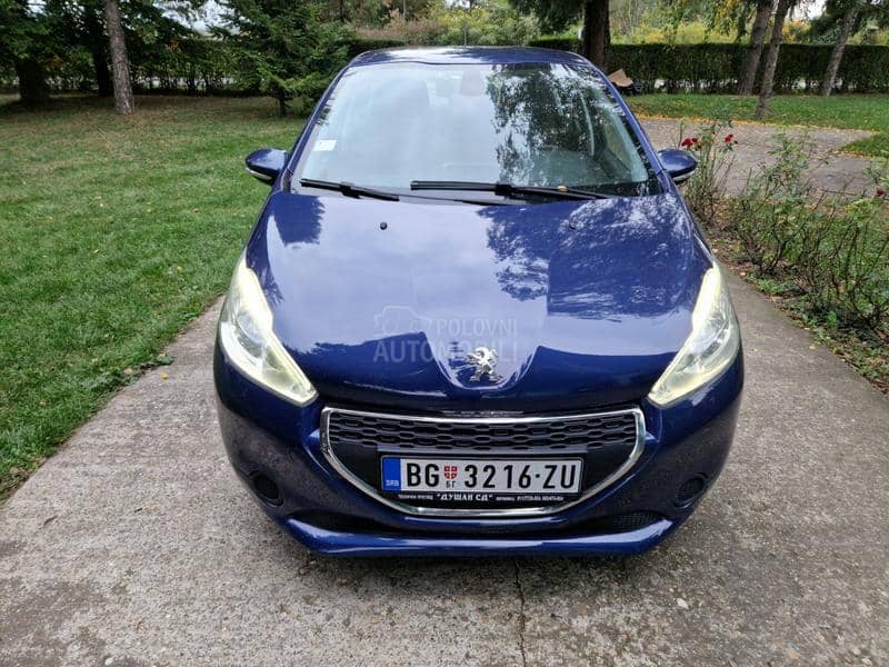 Peugeot 208 1.4 hdi nav.led Peugeot 208 1.4 hdi nav.led