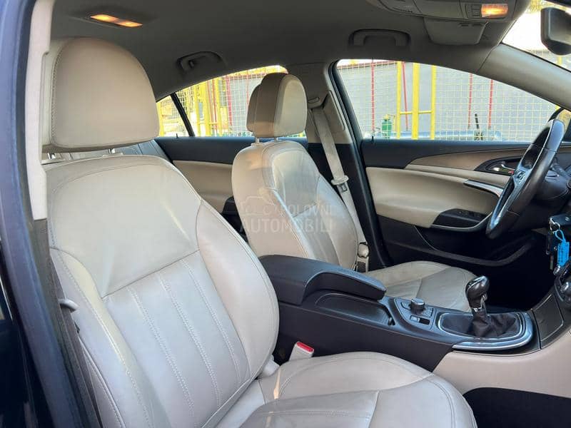 Opel Insignia COSMO /KOZA / N.AV.I Opel Insignia COSMO /KOZA / N.AV.I