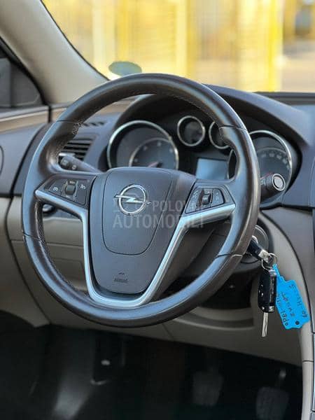 Opel Insignia COSMO /KOZA / N.AV.I Opel Insignia COSMO /KOZA / N.AV.I