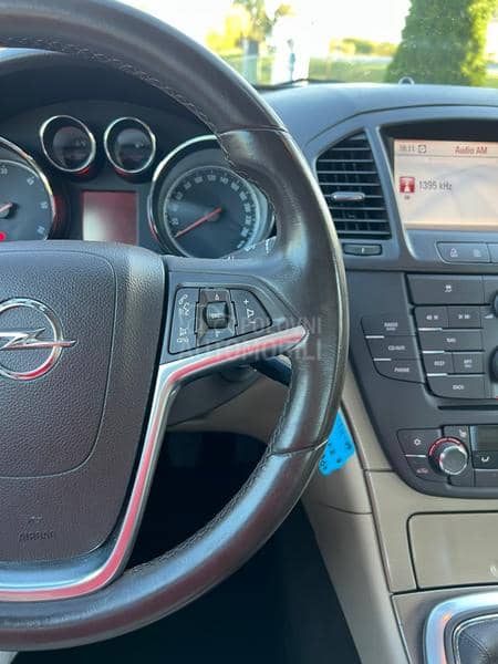 Opel Insignia COSMO /KOZA / N.AV.I Opel Insignia COSMO /KOZA / N.AV.I