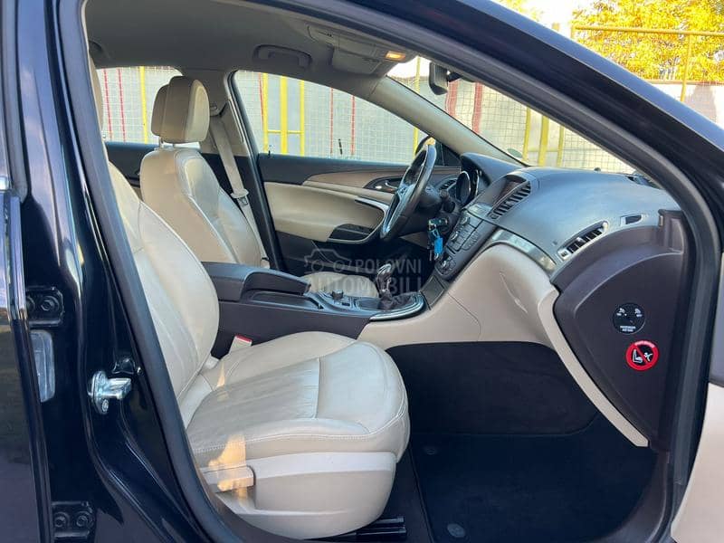 Opel Insignia COSMO /KOZA / N.AV.I Opel Insignia COSMO /KOZA / N.AV.I