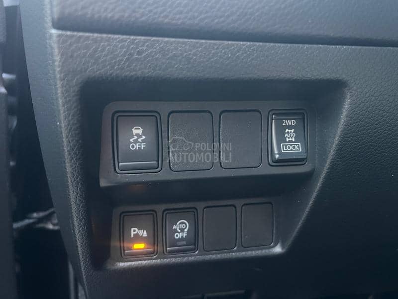 Nissan Qashqai 1.6 4x4 TEKNA PANO Nissan Qashqai 1.6 4x4 TEKNA PANO