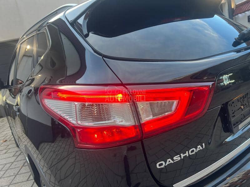 Nissan Qashqai 1.6 4x4 TEKNA PANO Nissan Qashqai 1.6 4x4 TEKNA PANO