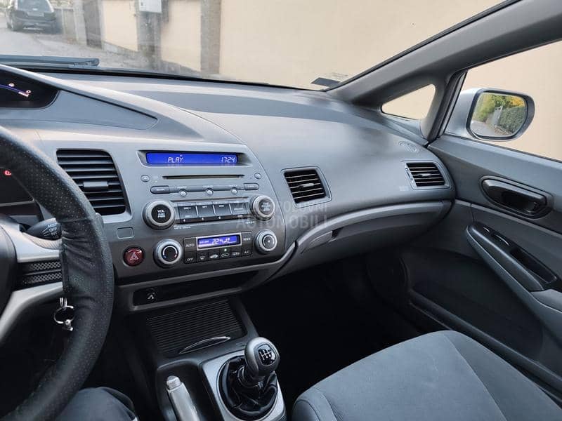 Honda Civic 1.8 v-tec