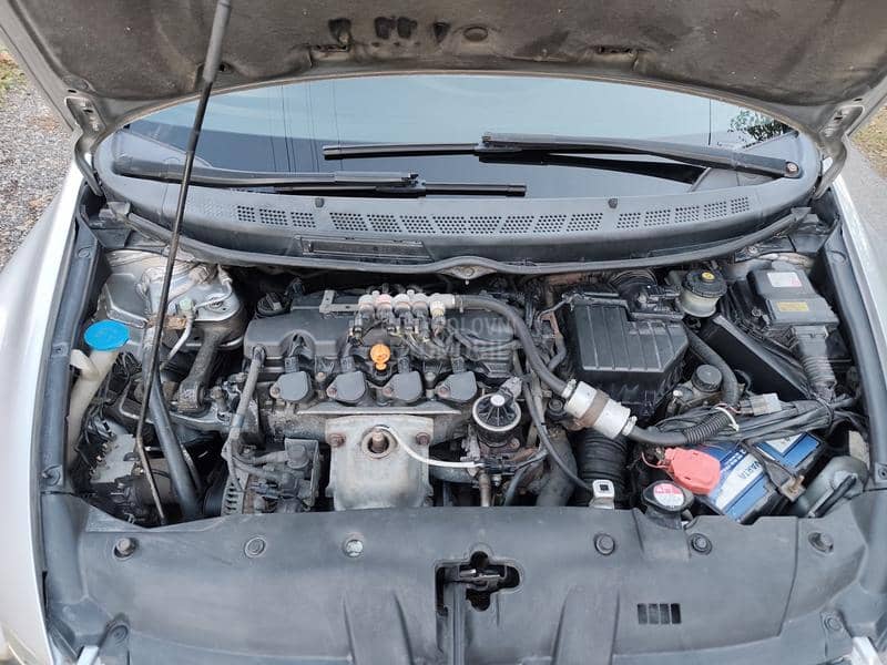 Honda Civic 1.8 v-tec