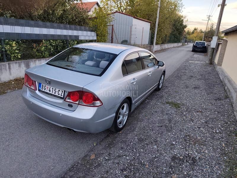 Honda Civic 1.8 v-tec