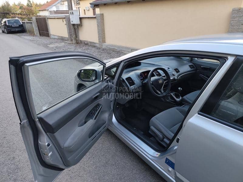 Honda Civic 1.8 v-tec