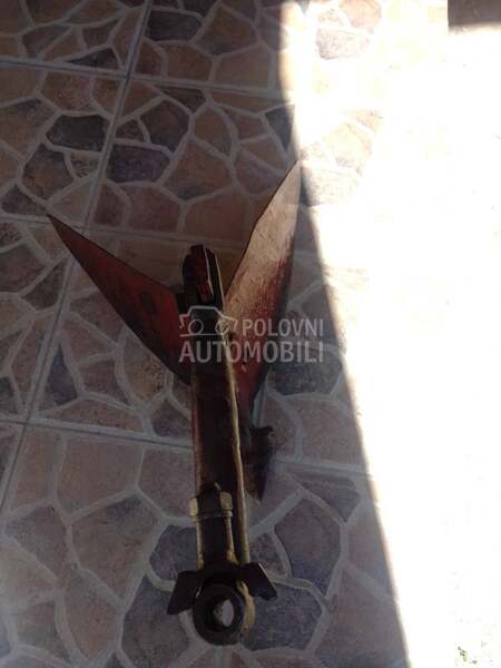 Kuka za traktor i oprema za IMT 506