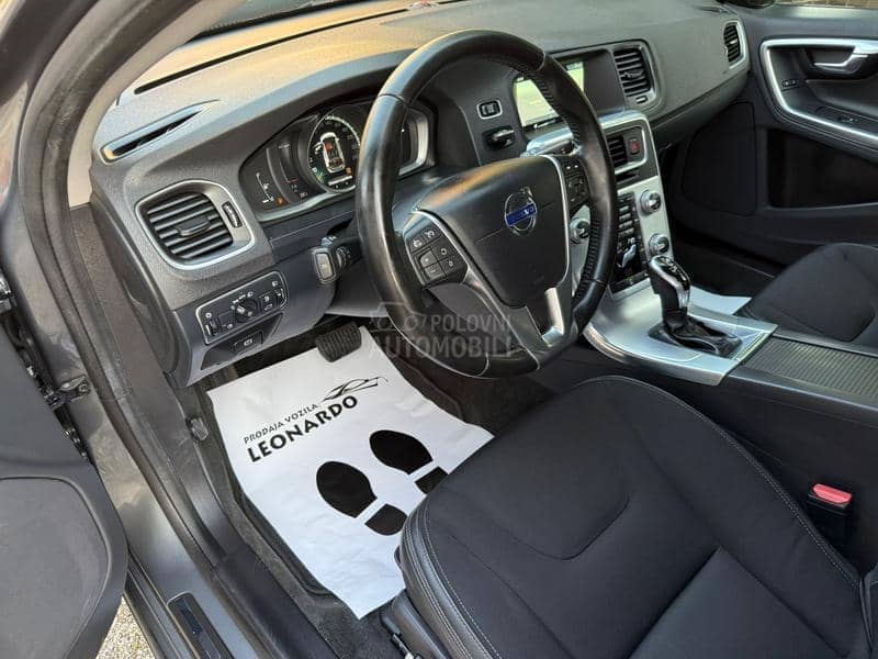 Volvo V60 Cross Country 2.0 D
