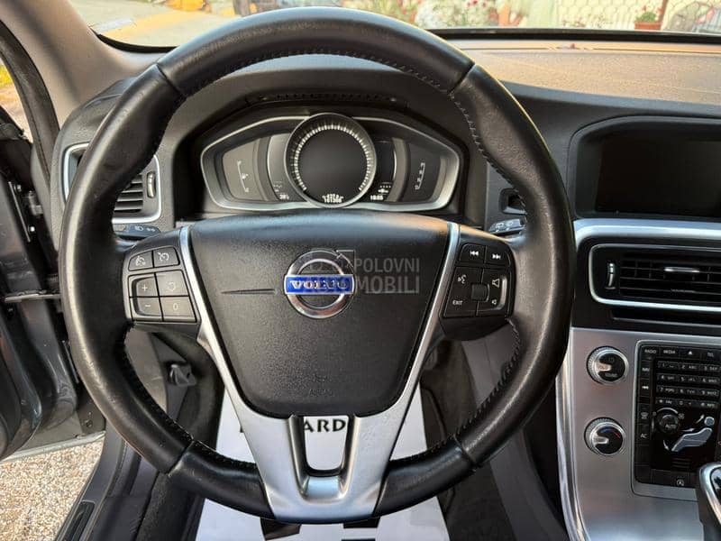 Volvo V60 Cross Country 2.0 D