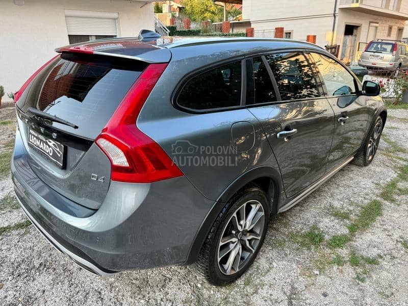 Volvo V60 Cross Country 2.0 D
