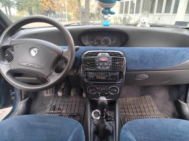 Lancia Ypsilon 