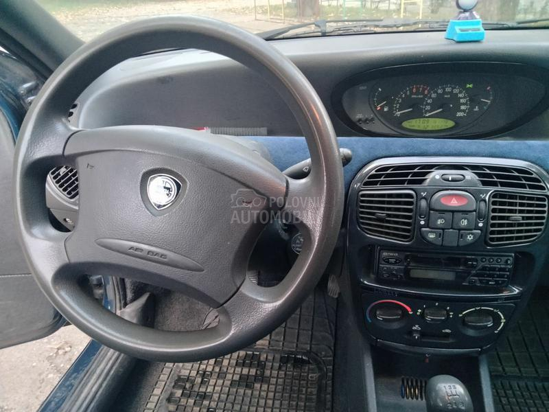 Lancia Ypsilon 