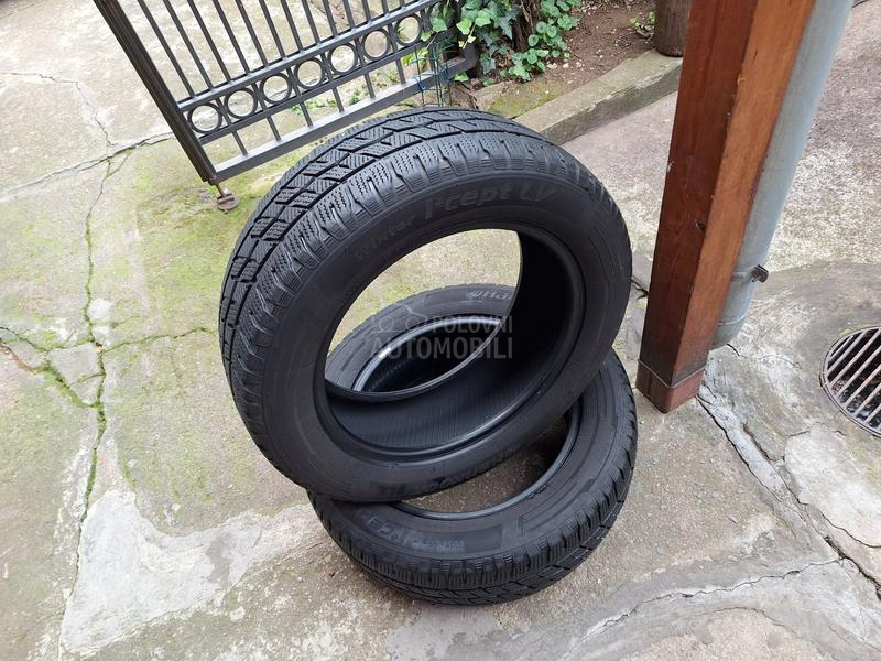 Hankook 215/60 R17 Zimska