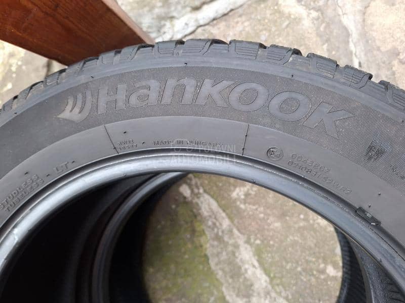 Hankook 215/60 R17 Zimska