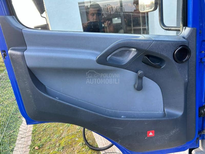 Mercedes Benz atego 815