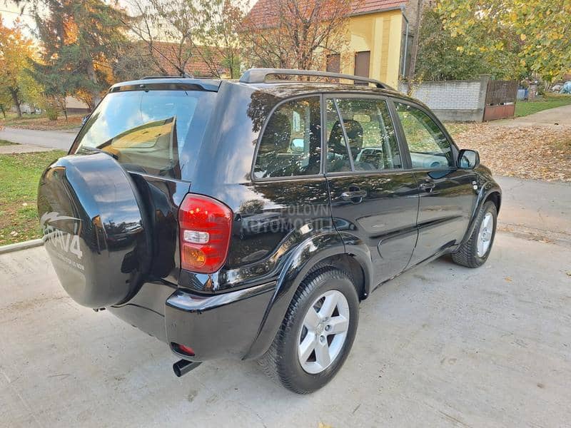Toyota RAV 4 2.0 D4D N.o.v Toyota RAV 4 2.0 D4D N.o.v