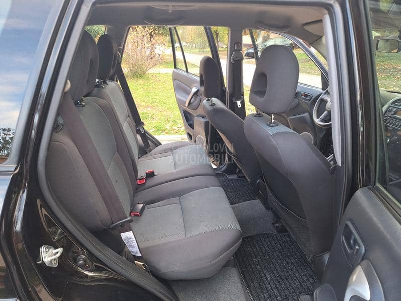 Toyota RAV 4 2.0 D4D N.o.v Toyota RAV 4 2.0 D4D N.o.v