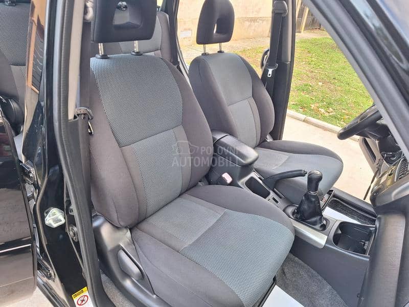 Toyota RAV 4 2.0 D4D N.o.v Toyota RAV 4 2.0 D4D N.o.v