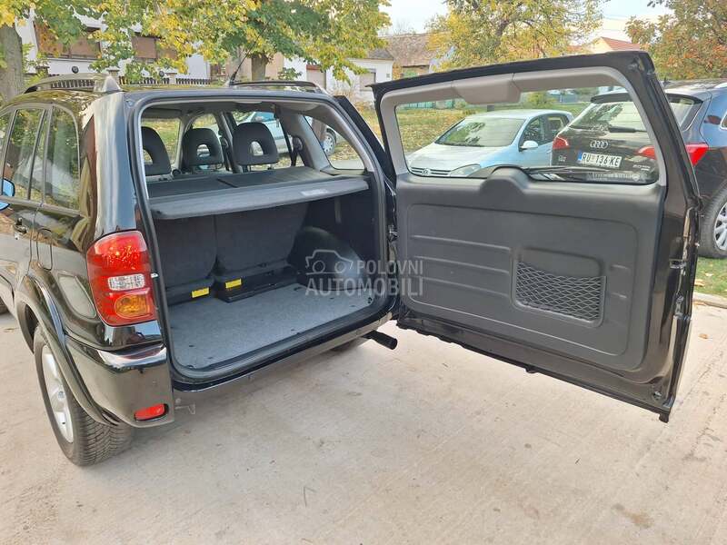 Toyota RAV 4 2.0 D4D N.o.v Toyota RAV 4 2.0 D4D N.o.v