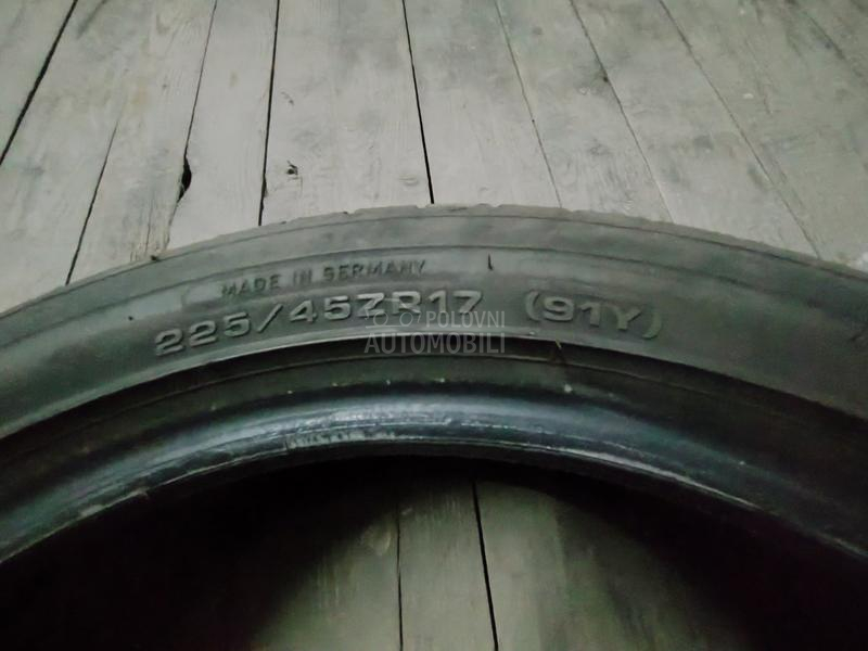 Dunlop 225/45 R17 Letnja
