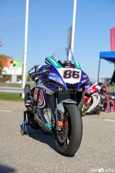 Yamaha R1