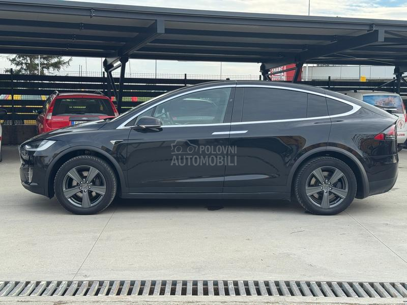 Tesla Model X 75D