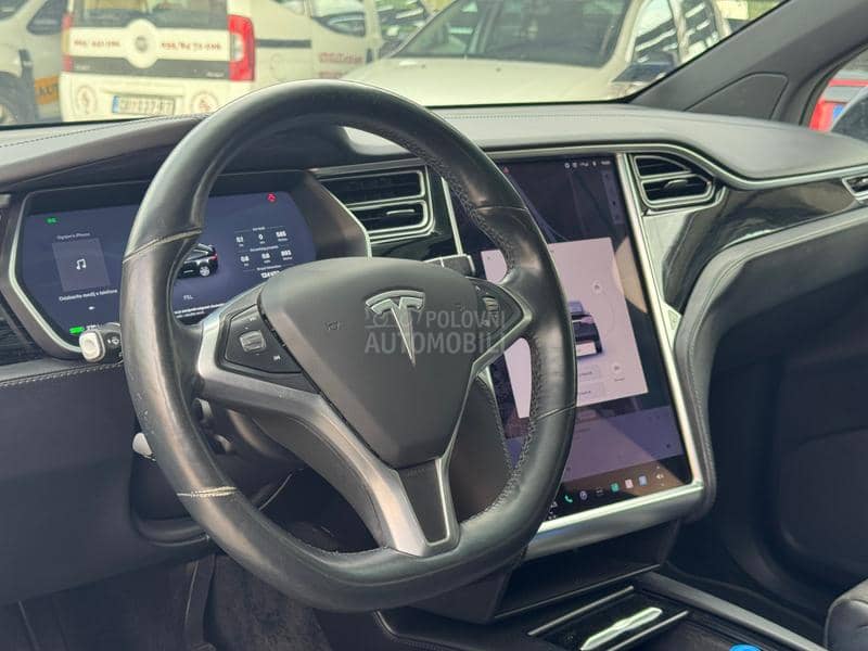 Tesla Model X 75D