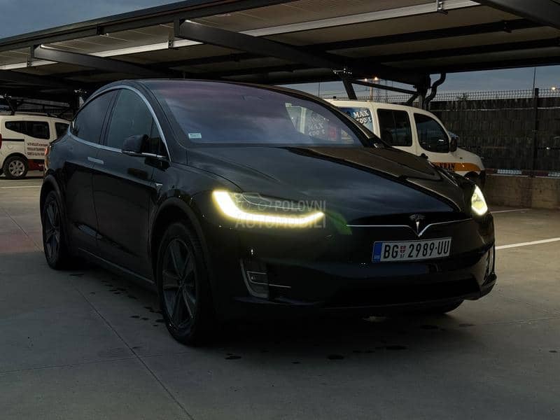 Tesla Model X 75D