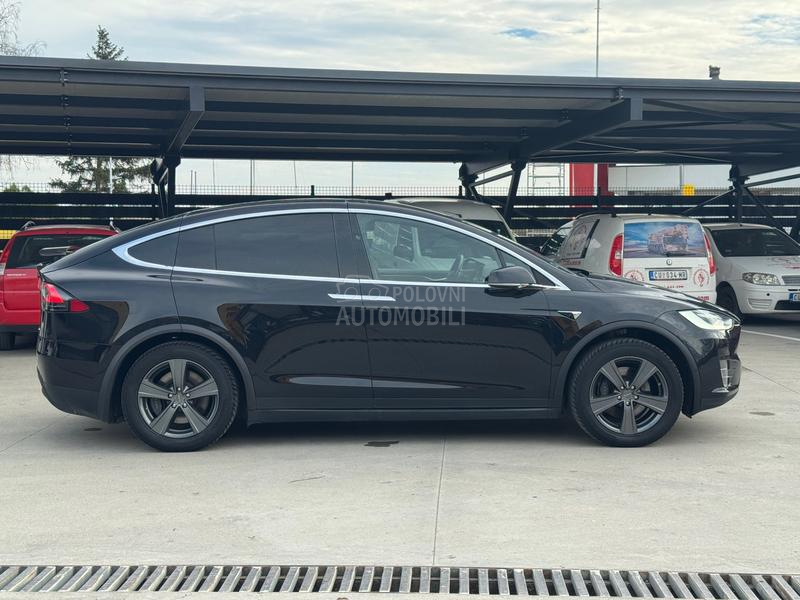 Tesla Model X 75D