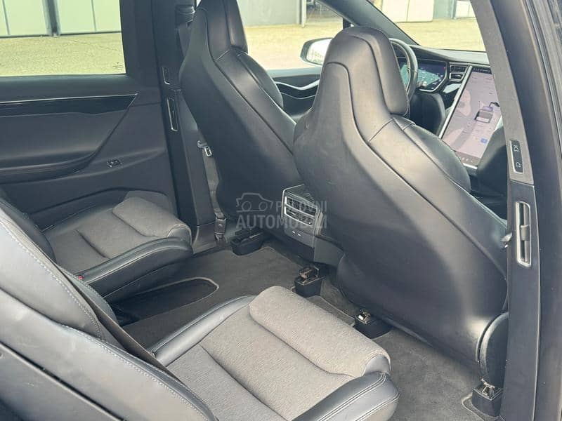 Tesla Model X 75D