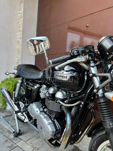 Triumph THRUXTON