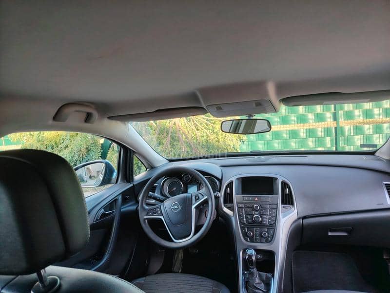Opel Astra J  Opel Astra J
