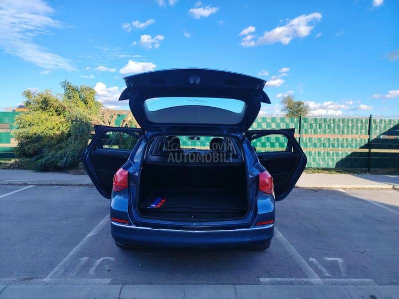 Opel Astra J  Opel Astra J
