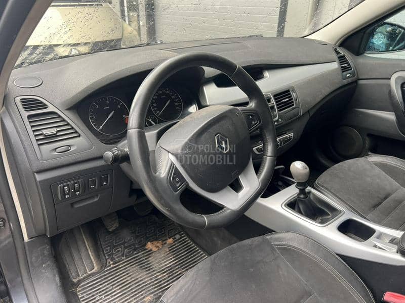 Renault Laguna III 2.0dCi -  kompletan auto u delovima
