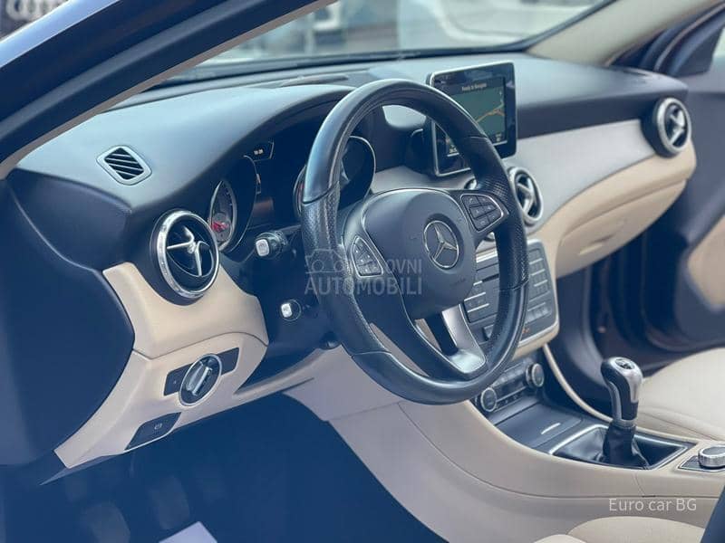 Mercedes Benz GLA 180 P A N O. L E D Mercedes Benz GLA 180 P A N O. L E D