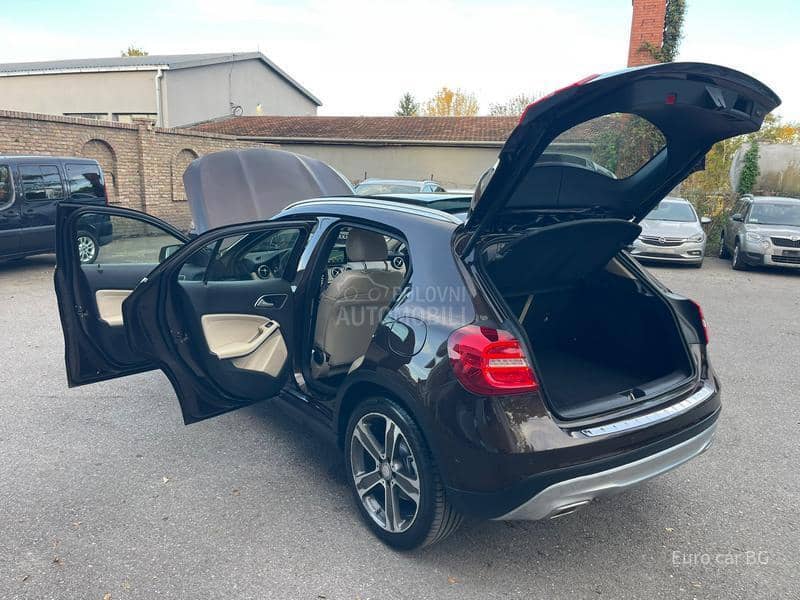Mercedes Benz GLA 180 P A N O. L E D Mercedes Benz GLA 180 P A N O. L E D