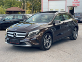 Mercedes Benz GLA 180 P A N O. L E D