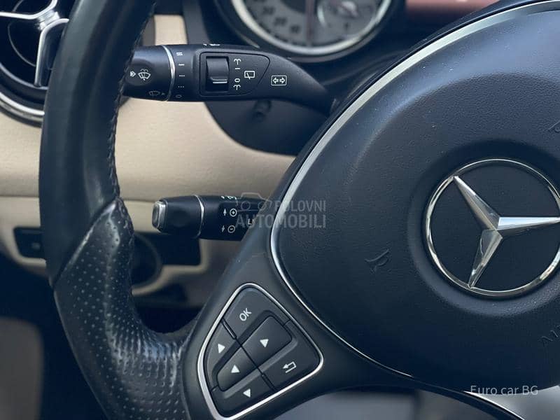 Mercedes Benz GLA 180 P A N O. L E D Mercedes Benz GLA 180 P A N O. L E D