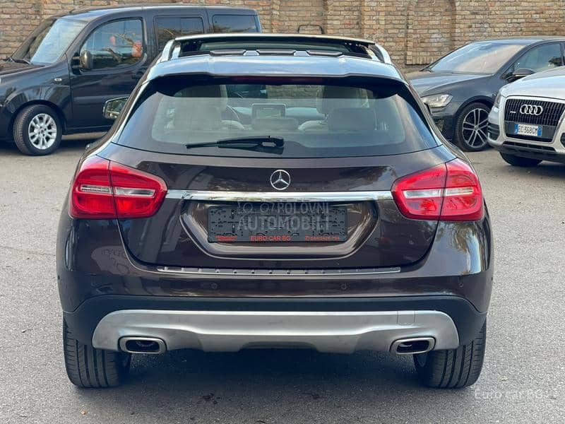 Mercedes Benz GLA 180 P A N O. L E D Mercedes Benz GLA 180 P A N O. L E D