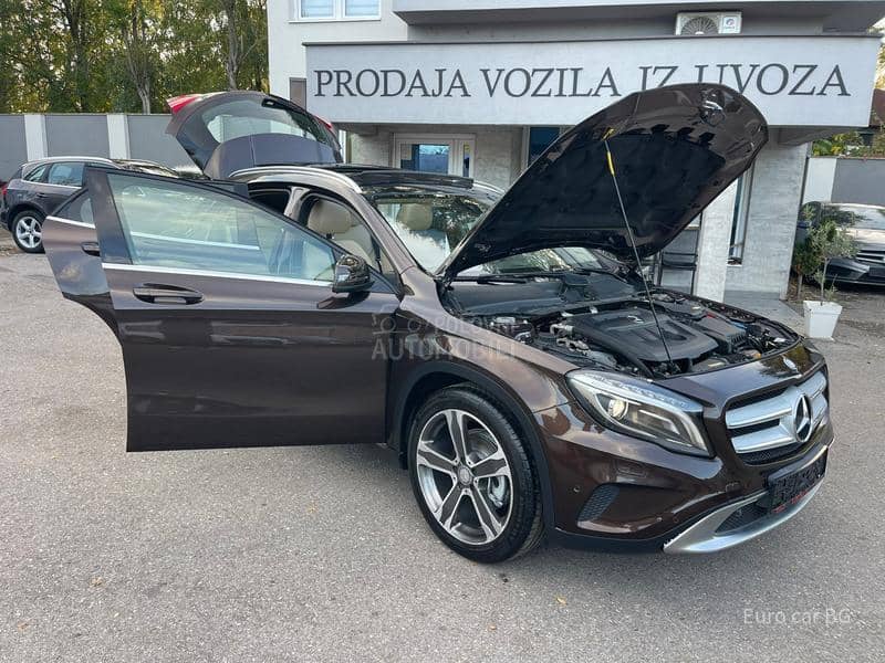 Mercedes Benz GLA 180 P A N O. L E D Mercedes Benz GLA 180 P A N O. L E D