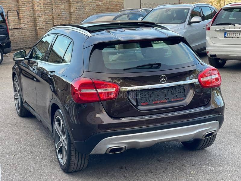 Mercedes Benz GLA 180 P A N O. L E D Mercedes Benz GLA 180 P A N O. L E D