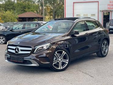Mercedes Benz GLA 180 P A N O. L E D