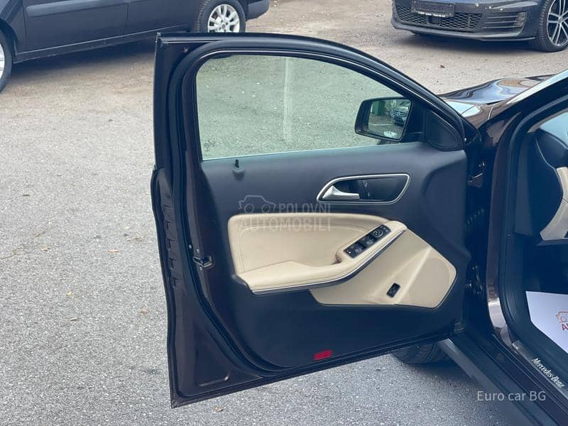 Mercedes Benz GLA 180 P A N O. L E D Mercedes Benz GLA 180 P A N O. L E D