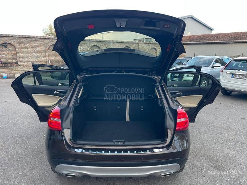 Mercedes Benz GLA 180 P A N O. L E D Mercedes Benz GLA 180 P A N O. L E D