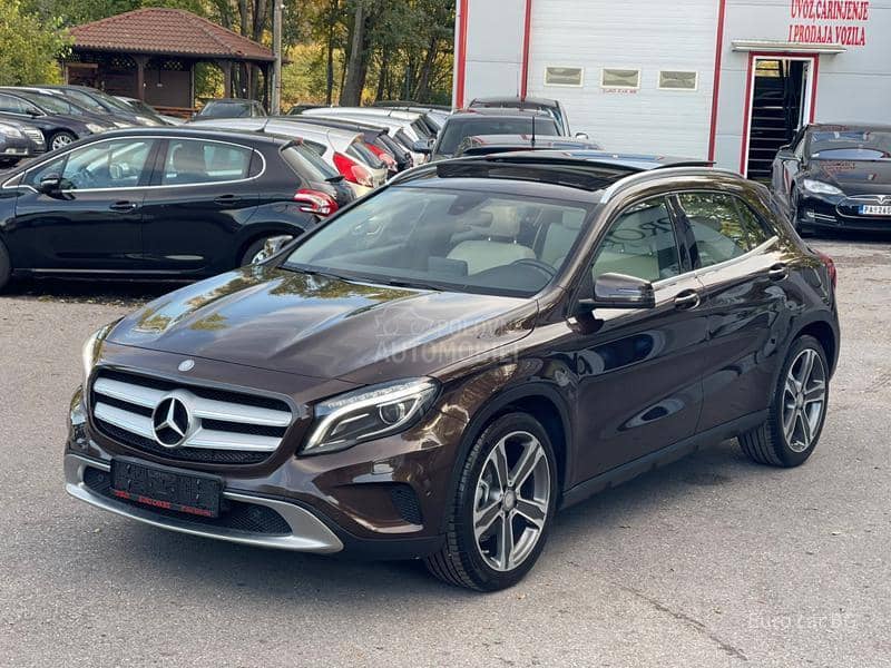 Mercedes Benz GLA 180 P A N O. L E D Mercedes Benz GLA 180 P A N O. L E D